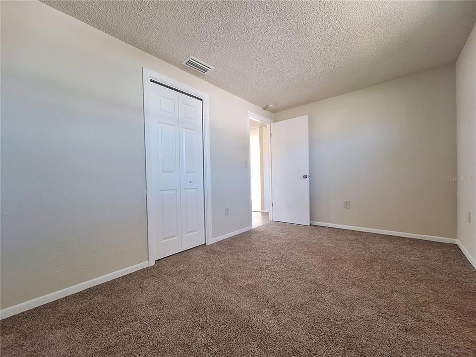 合同活跃: $189,900 (2 贝兹, 1 浴室, 744 平方英尺)