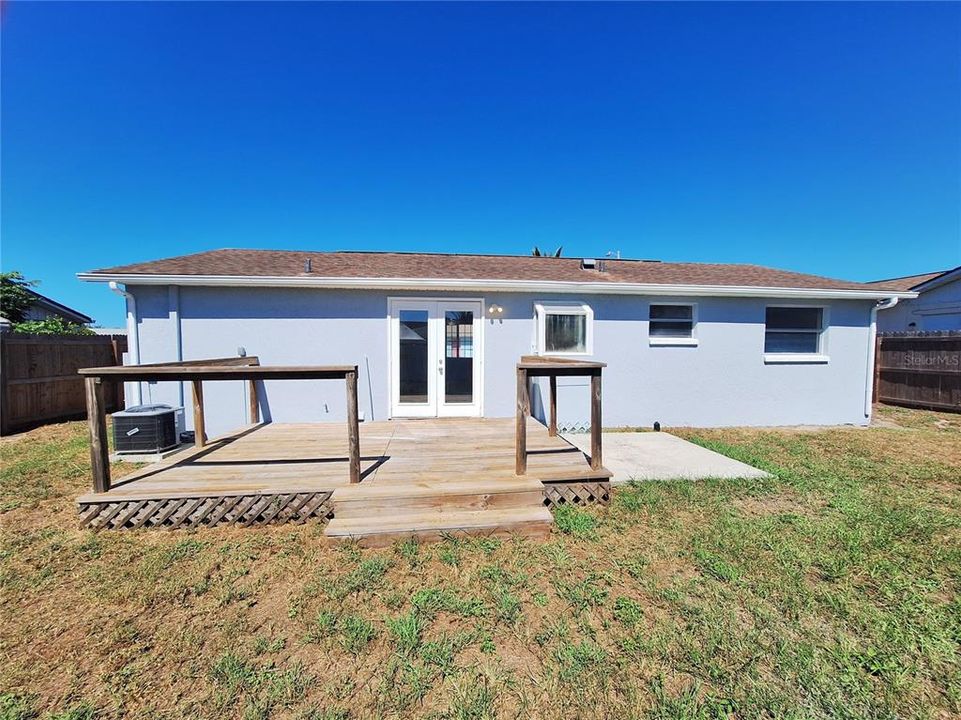 合同活跃: $189,900 (2 贝兹, 1 浴室, 744 平方英尺)