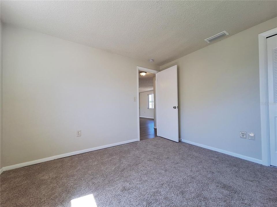 合同活跃: $189,900 (2 贝兹, 1 浴室, 744 平方英尺)