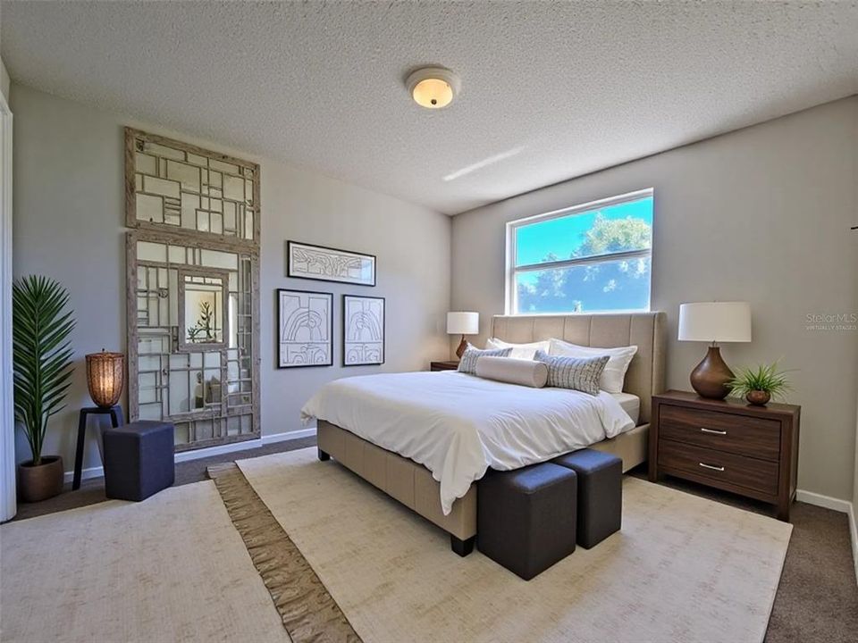 合同活跃: $189,900 (2 贝兹, 1 浴室, 744 平方英尺)