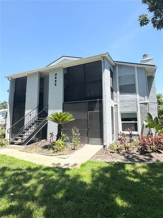 На продажу: $185,000 (2 спален, 2 ванн, 851 Квадратных фут)