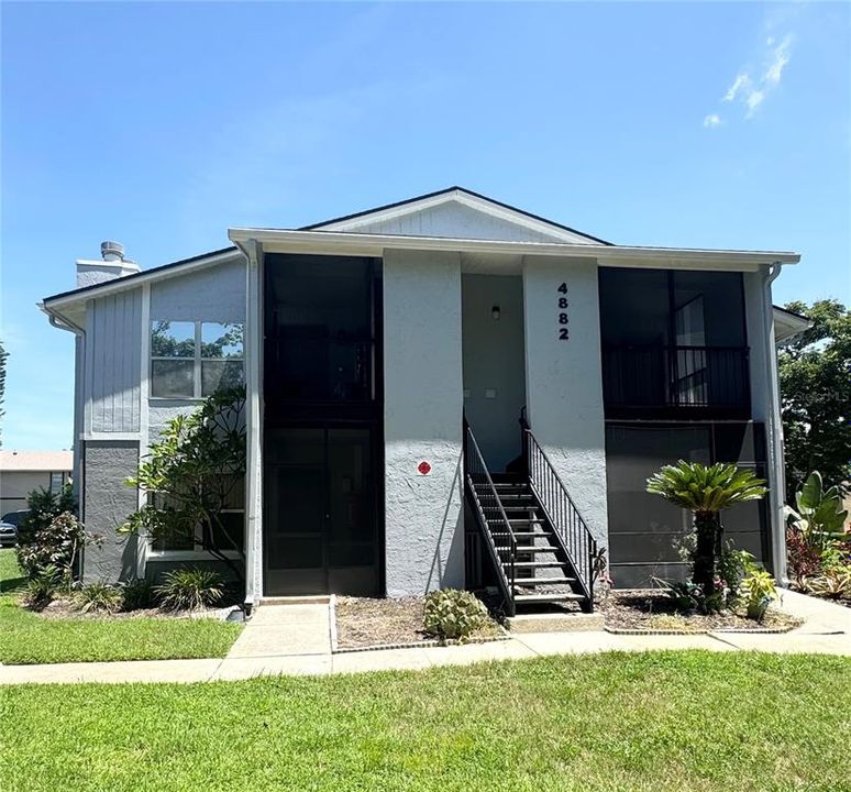 На продажу: $185,000 (2 спален, 2 ванн, 851 Квадратных фут)