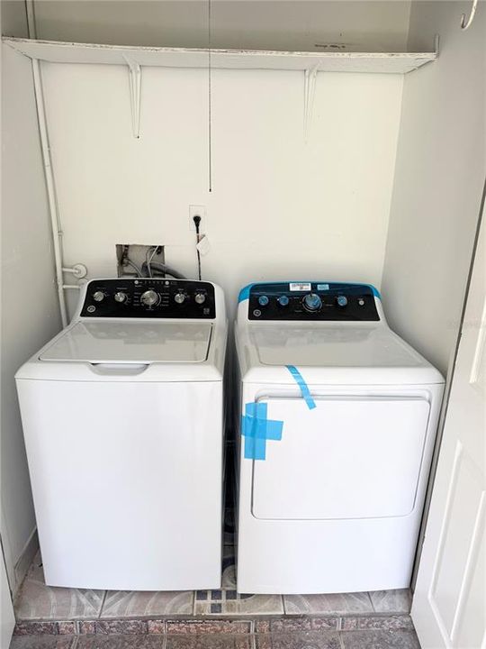 На продажу: $185,000 (2 спален, 2 ванн, 851 Квадратных фут)