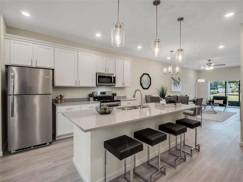 合同活跃: $2,249 (3 贝兹, 2 浴室, 1581 平方英尺)