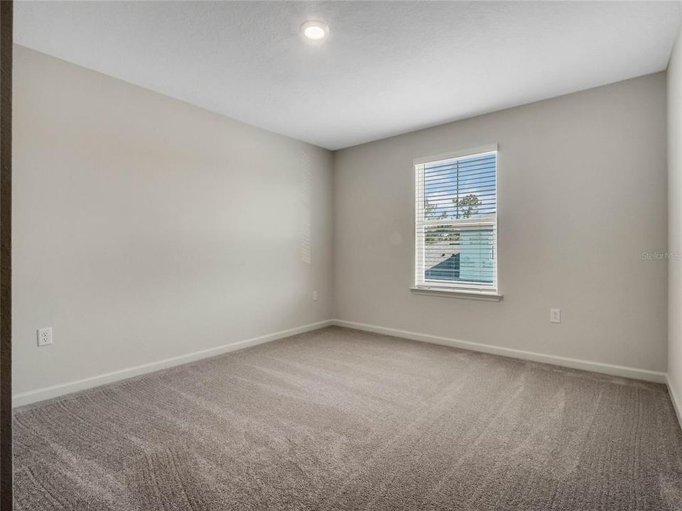 合同活跃: $2,249 (3 贝兹, 2 浴室, 1581 平方英尺)