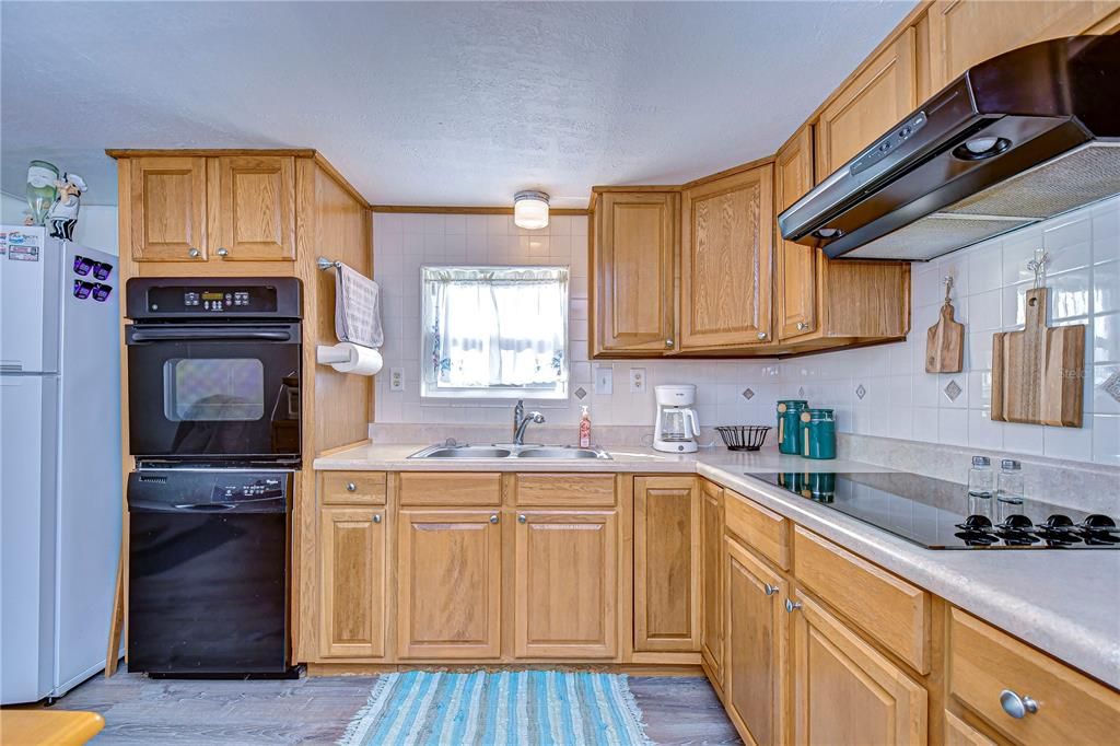 待售: $72,000 (2 贝兹, 1 浴室, 825 平方英尺)