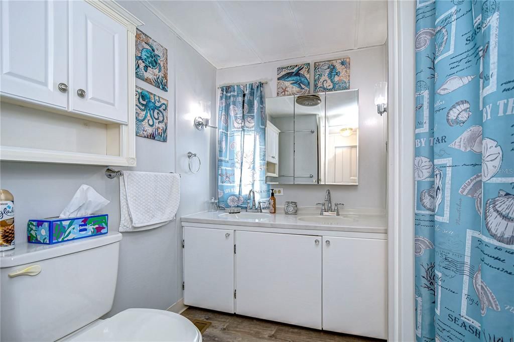 待售: $72,000 (2 贝兹, 1 浴室, 825 平方英尺)