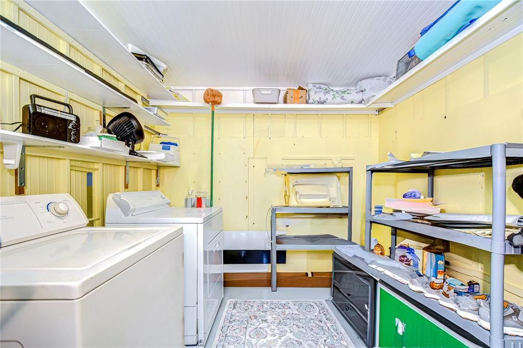 待售: $72,000 (2 贝兹, 1 浴室, 825 平方英尺)