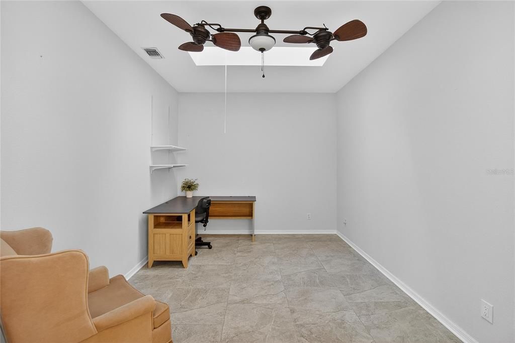 待售: $257,000 (2 贝兹, 2 浴室, 1559 平方英尺)