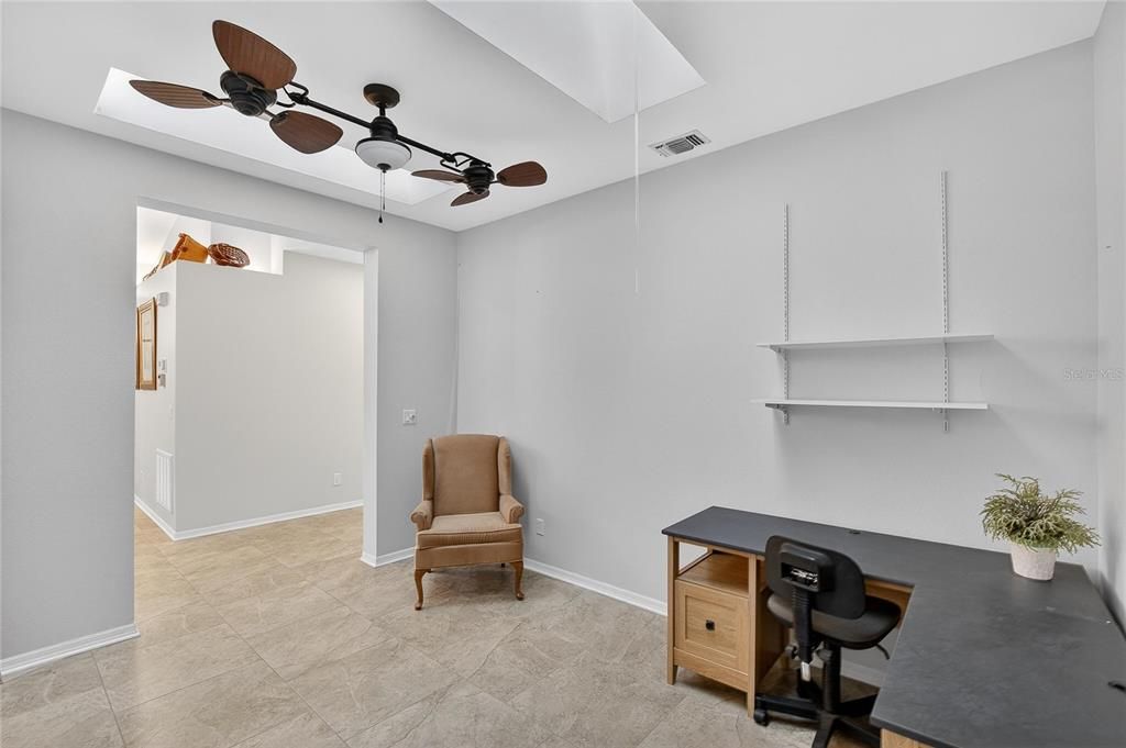 待售: $257,000 (2 贝兹, 2 浴室, 1559 平方英尺)