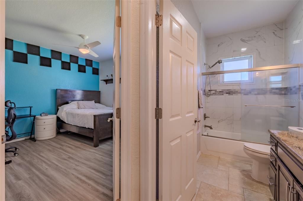 En Venta: $999,900 (5 camas, 4 baños, 2841 Pies cuadrados)