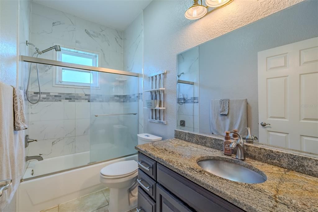 En Venta: $999,900 (5 camas, 4 baños, 2841 Pies cuadrados)