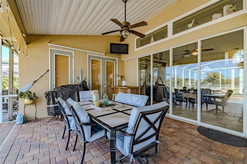 En Venta: $999,900 (5 camas, 4 baños, 2841 Pies cuadrados)