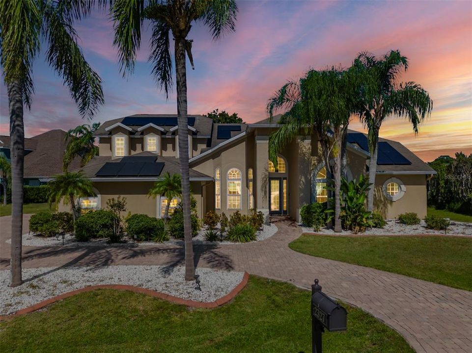 En Venta: $999,900 (5 camas, 4 baños, 2841 Pies cuadrados)