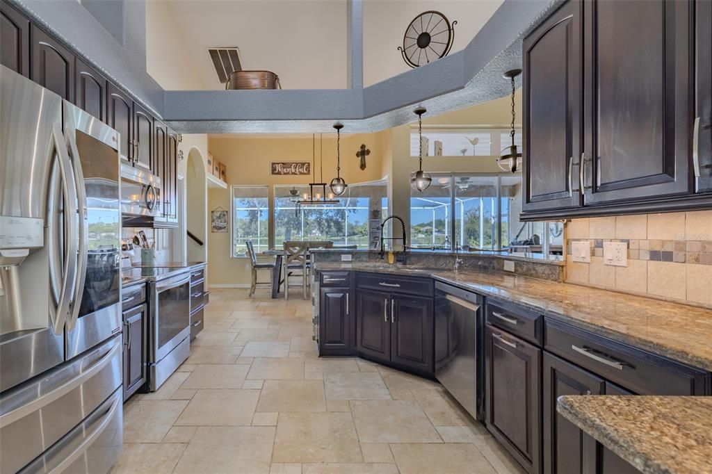 En Venta: $999,900 (5 camas, 4 baños, 2841 Pies cuadrados)