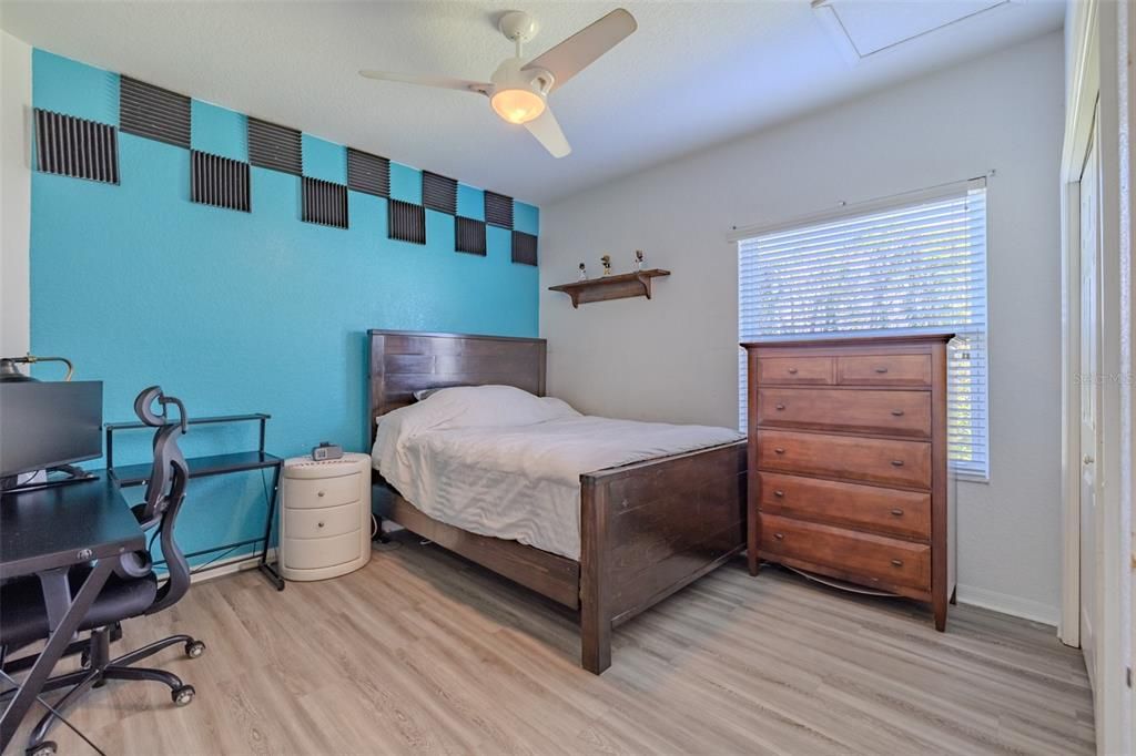 En Venta: $999,900 (5 camas, 4 baños, 2841 Pies cuadrados)