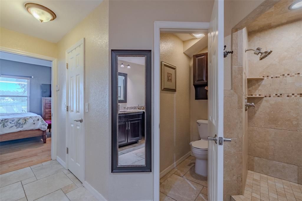 En Venta: $999,900 (5 camas, 4 baños, 2841 Pies cuadrados)