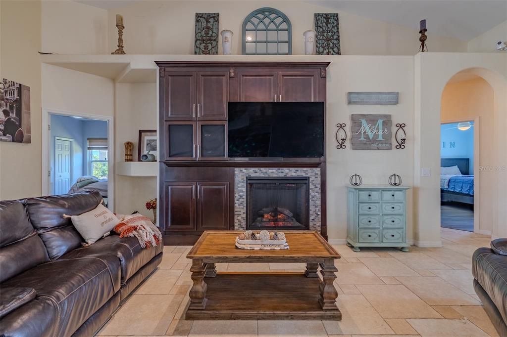 En Venta: $999,900 (5 camas, 4 baños, 2841 Pies cuadrados)