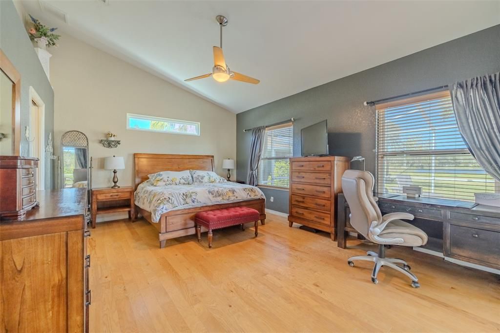 En Venta: $999,900 (5 camas, 4 baños, 2841 Pies cuadrados)