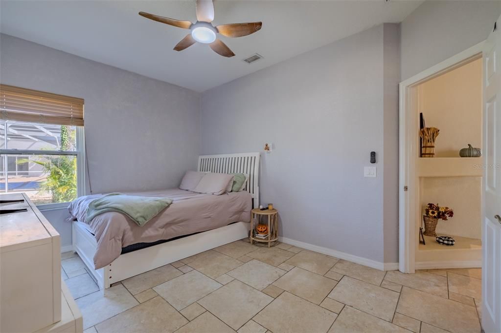 En Venta: $999,900 (5 camas, 4 baños, 2841 Pies cuadrados)