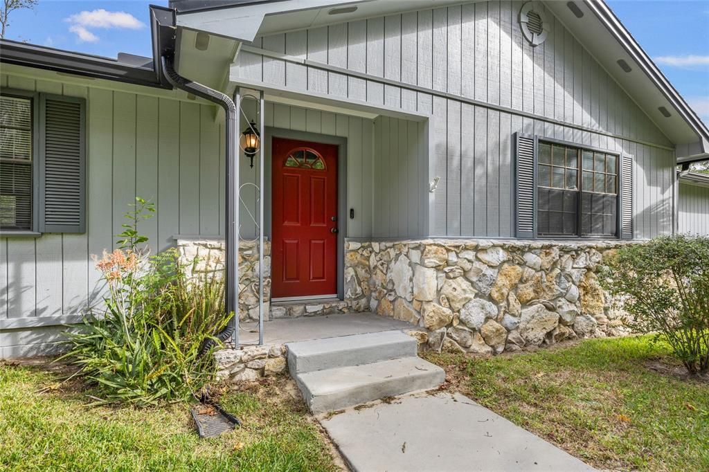 最近售出: $424,900 (3 贝兹, 2 浴室, 1902 平方英尺)