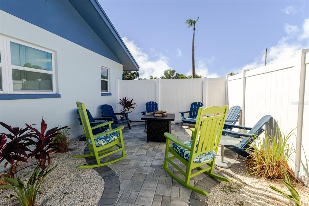 En Venta: $745,000 (3 camas, 3 baños, 2492 Pies cuadrados)