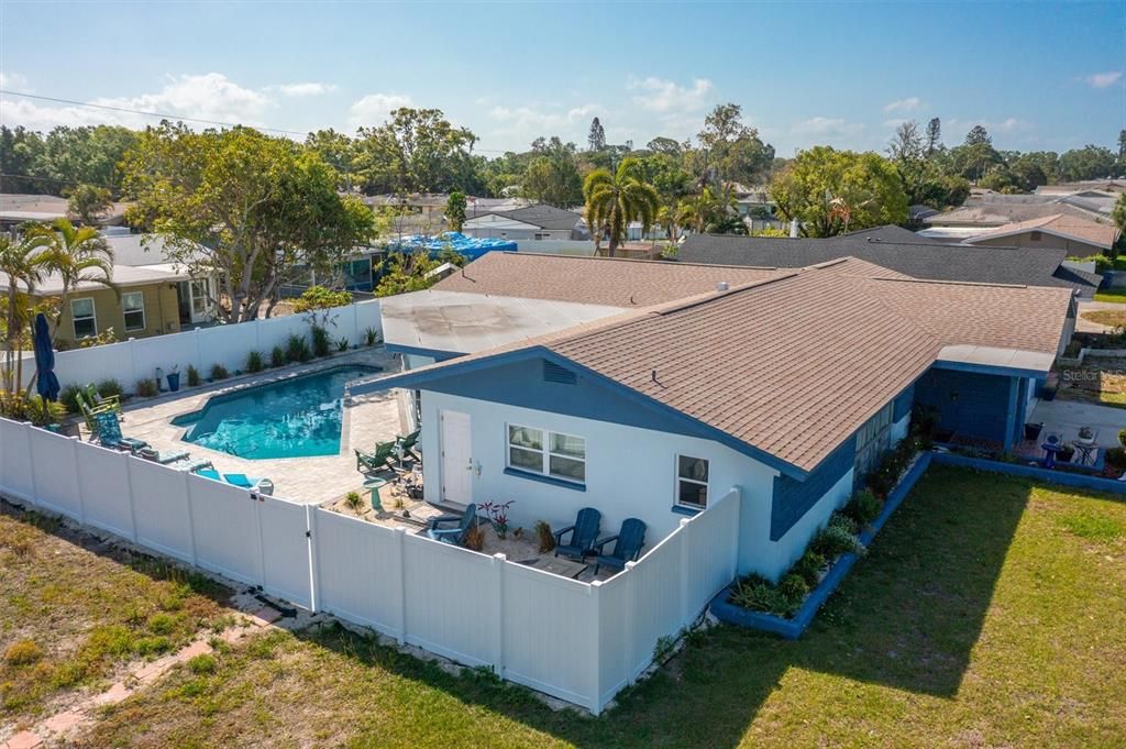 En Venta: $745,000 (3 camas, 3 baños, 2492 Pies cuadrados)