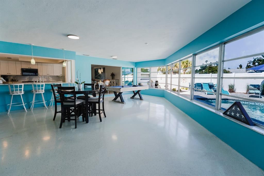 En Venta: $745,000 (3 camas, 3 baños, 2492 Pies cuadrados)