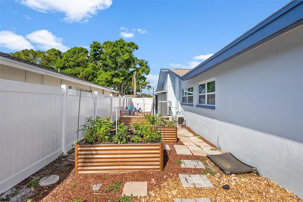 En Venta: $745,000 (3 camas, 3 baños, 2492 Pies cuadrados)