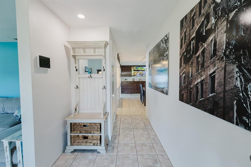 En Venta: $745,000 (3 camas, 3 baños, 2492 Pies cuadrados)