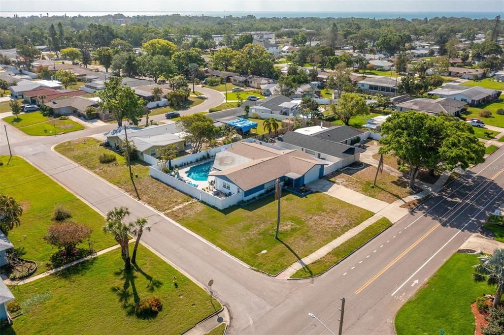 En Venta: $745,000 (3 camas, 3 baños, 2492 Pies cuadrados)