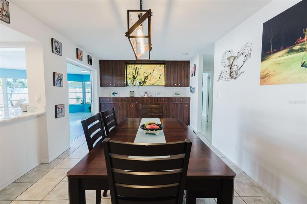 En Venta: $745,000 (3 camas, 3 baños, 2492 Pies cuadrados)