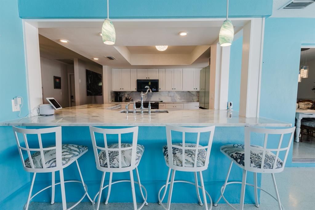 En Venta: $745,000 (3 camas, 3 baños, 2492 Pies cuadrados)