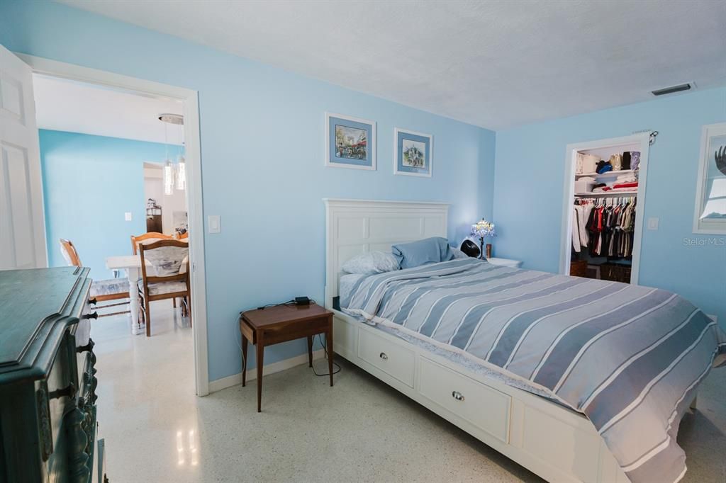 En Venta: $745,000 (3 camas, 3 baños, 2492 Pies cuadrados)