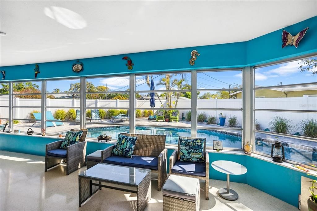 En Venta: $745,000 (3 camas, 3 baños, 2492 Pies cuadrados)