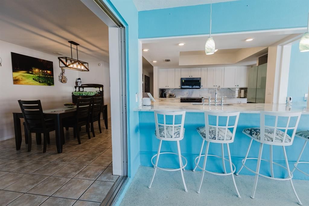 En Venta: $745,000 (3 camas, 3 baños, 2492 Pies cuadrados)