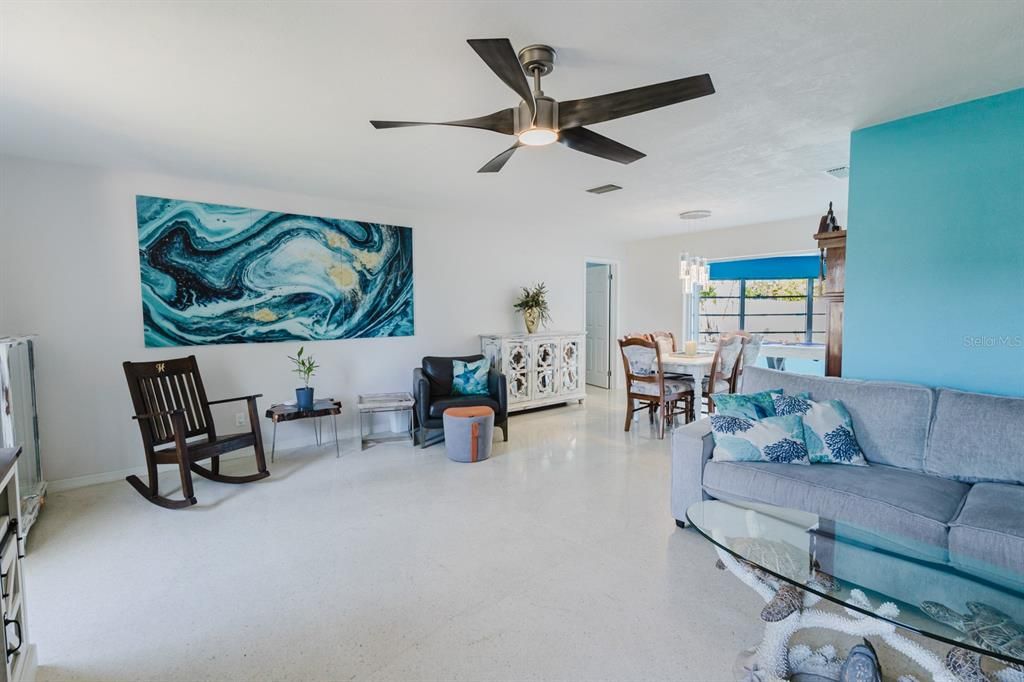 En Venta: $745,000 (3 camas, 3 baños, 2492 Pies cuadrados)