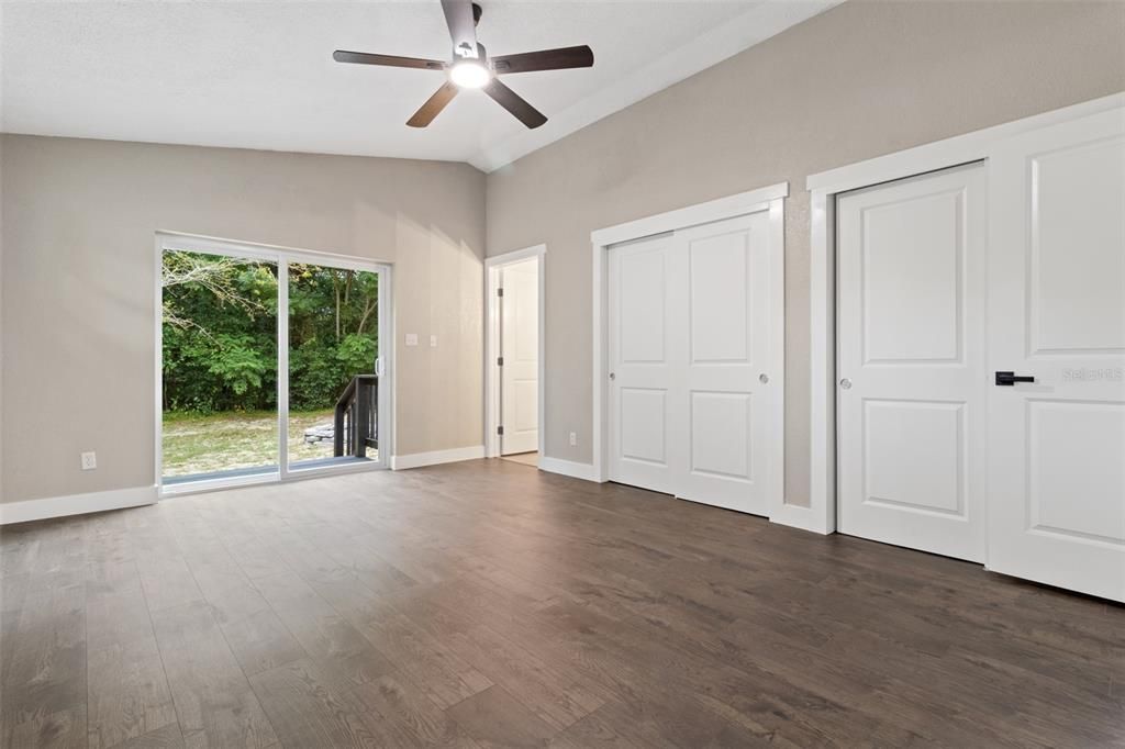 合同活跃: $399,999 (3 贝兹, 2 浴室, 1380 平方英尺)