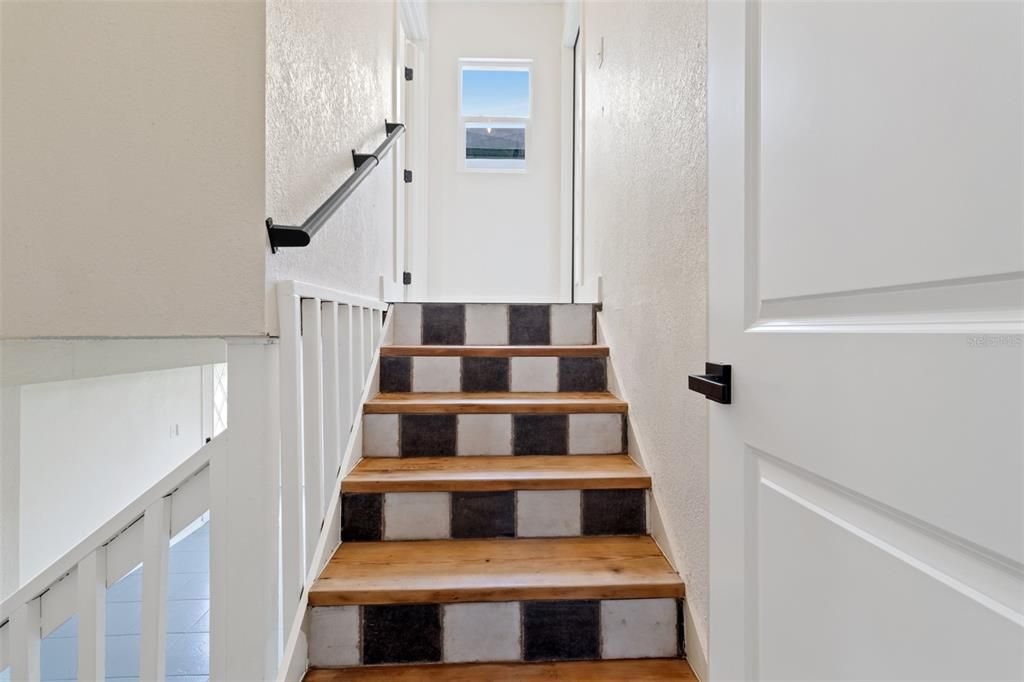 合同活跃: $399,999 (3 贝兹, 2 浴室, 1380 平方英尺)