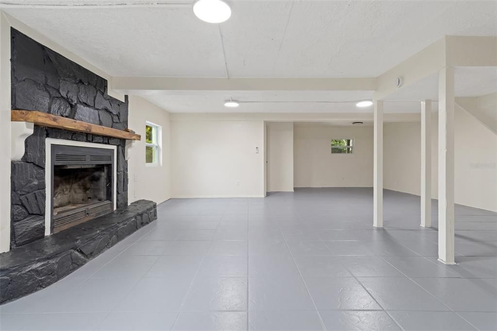 合同活跃: $399,999 (3 贝兹, 2 浴室, 1380 平方英尺)