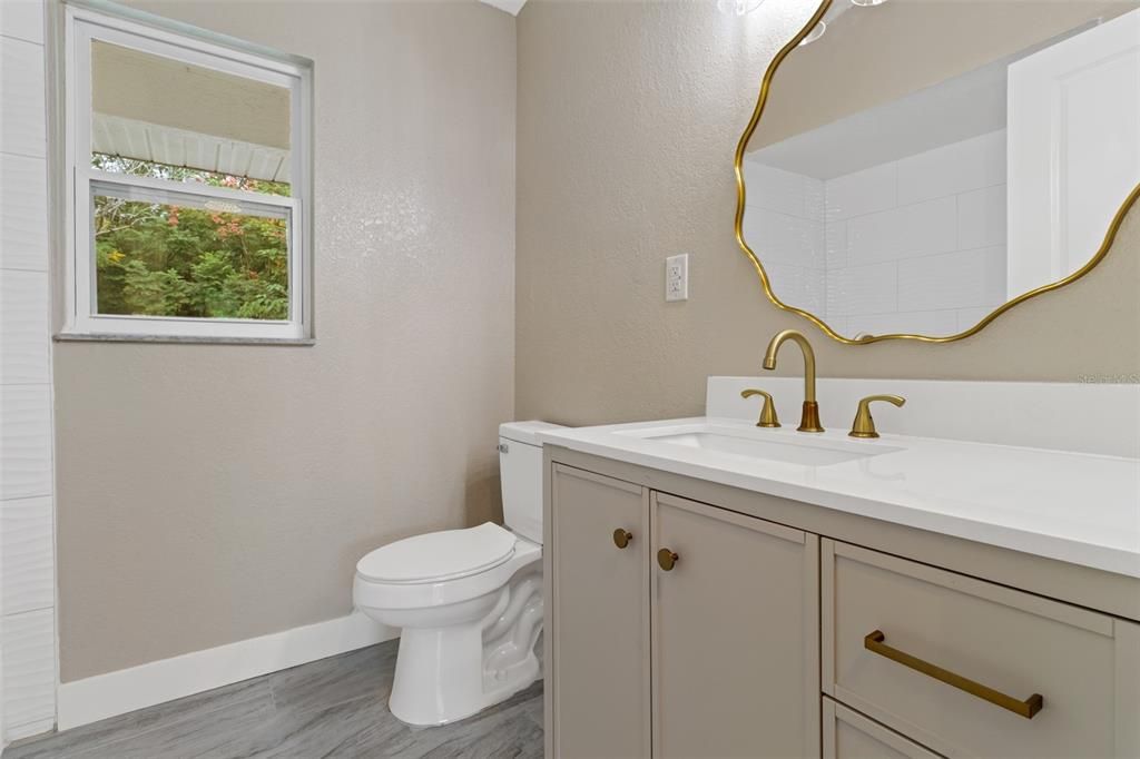 合同活跃: $399,999 (3 贝兹, 2 浴室, 1380 平方英尺)