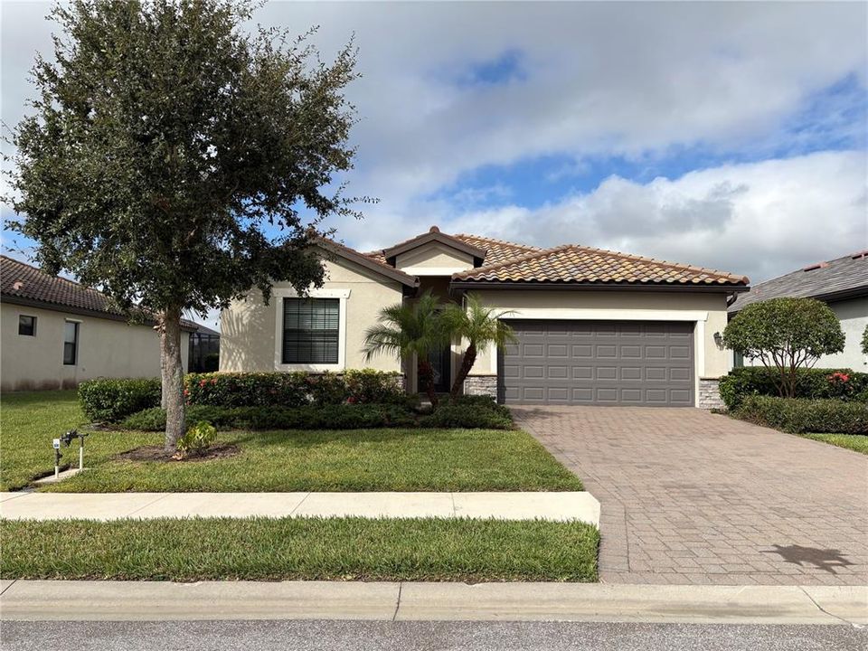 出租: $2,650 (4 贝兹, 3 浴室, 2006 平方英尺)