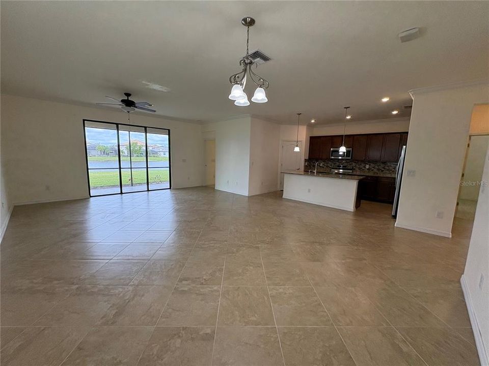 出租: $2,650 (4 贝兹, 3 浴室, 2006 平方英尺)