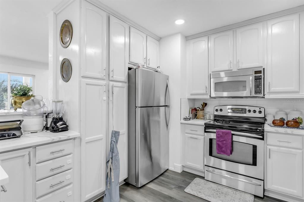 待售: $574,999 (4 贝兹, 2 浴室, 2096 平方英尺)