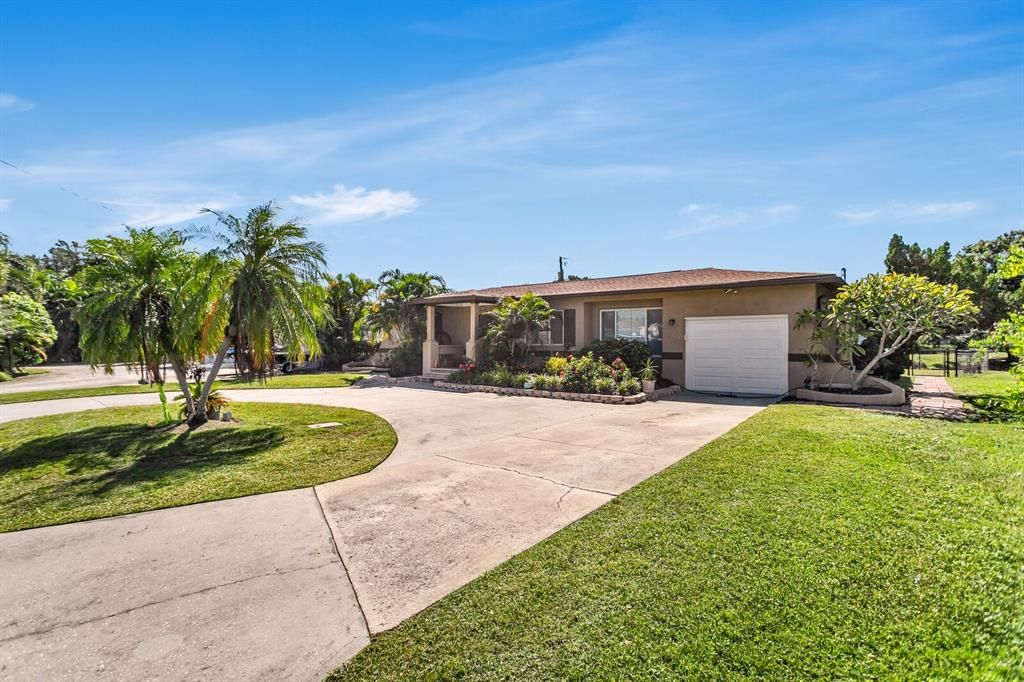 待售: $574,999 (4 贝兹, 2 浴室, 2096 平方英尺)