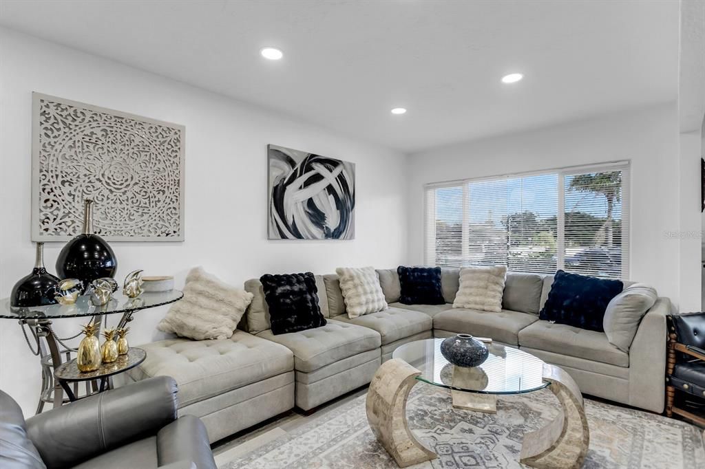 待售: $574,999 (4 贝兹, 2 浴室, 2096 平方英尺)