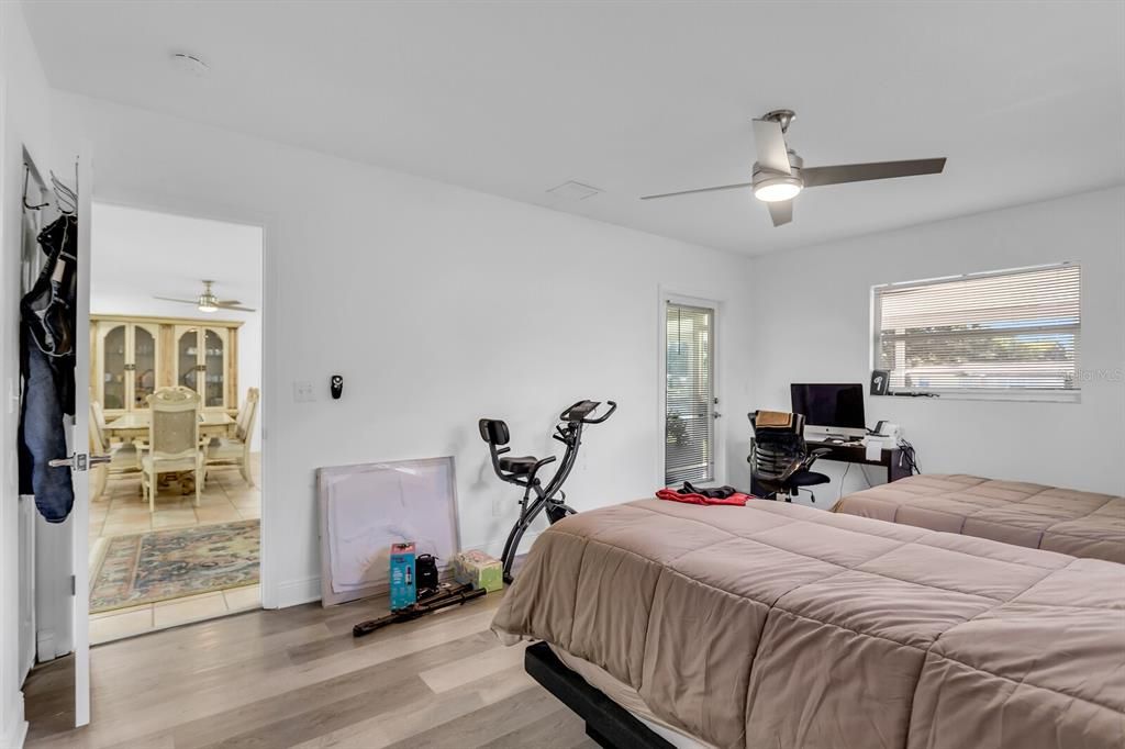 待售: $574,999 (4 贝兹, 2 浴室, 2096 平方英尺)