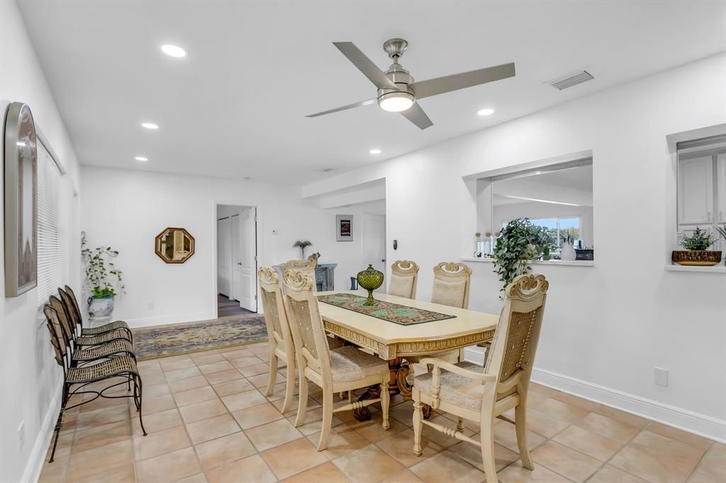 待售: $574,999 (4 贝兹, 2 浴室, 2096 平方英尺)