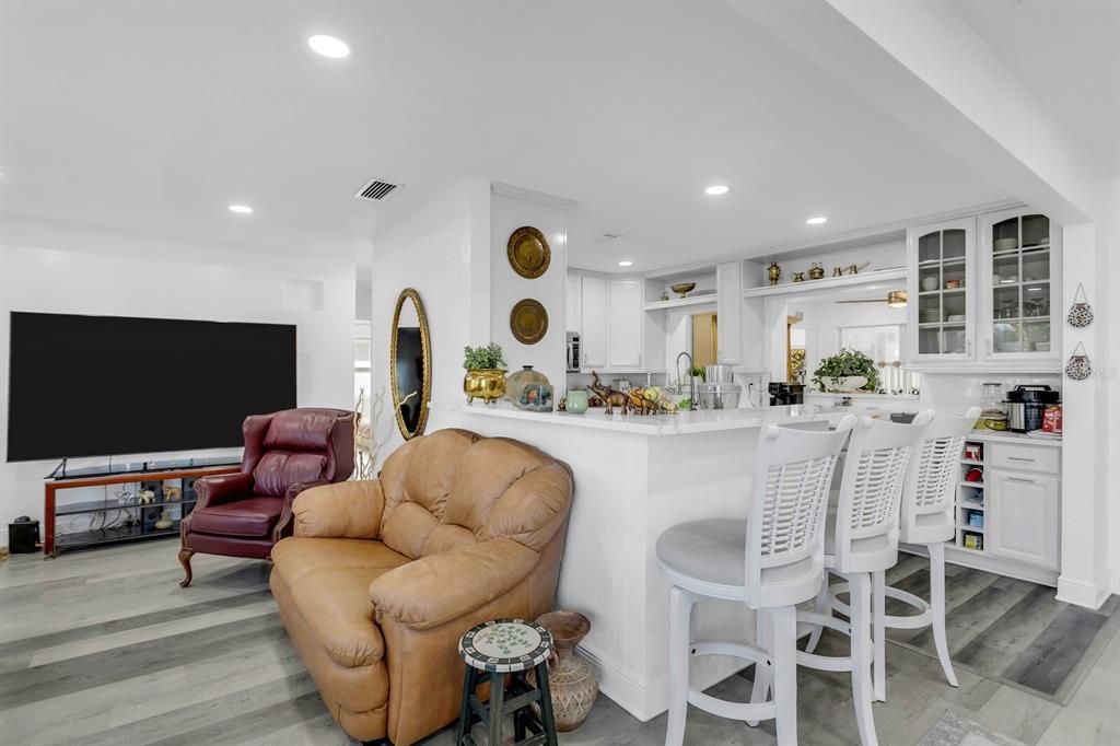 待售: $574,999 (4 贝兹, 2 浴室, 2096 平方英尺)