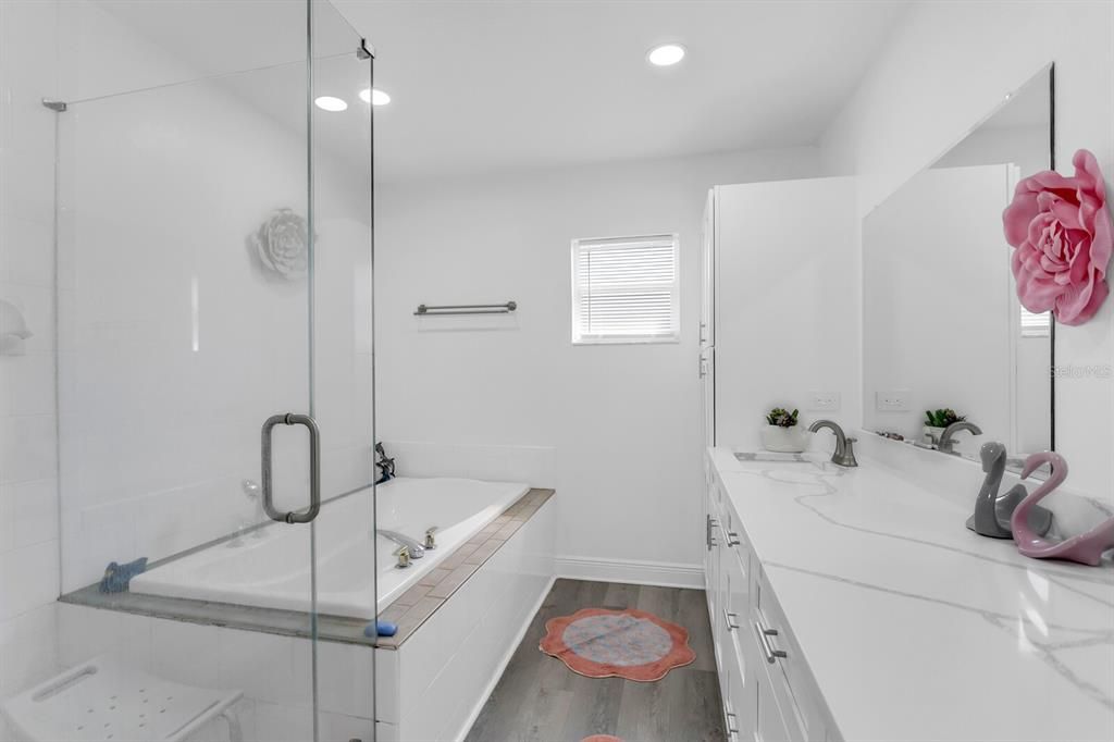 待售: $574,999 (4 贝兹, 2 浴室, 2096 平方英尺)